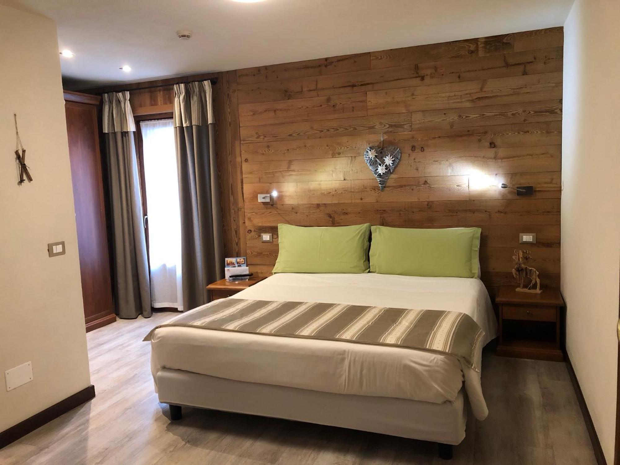 Hotel Edelweiss เพร-แซงต์-ดีดีเย ภายนอก รูปภาพ